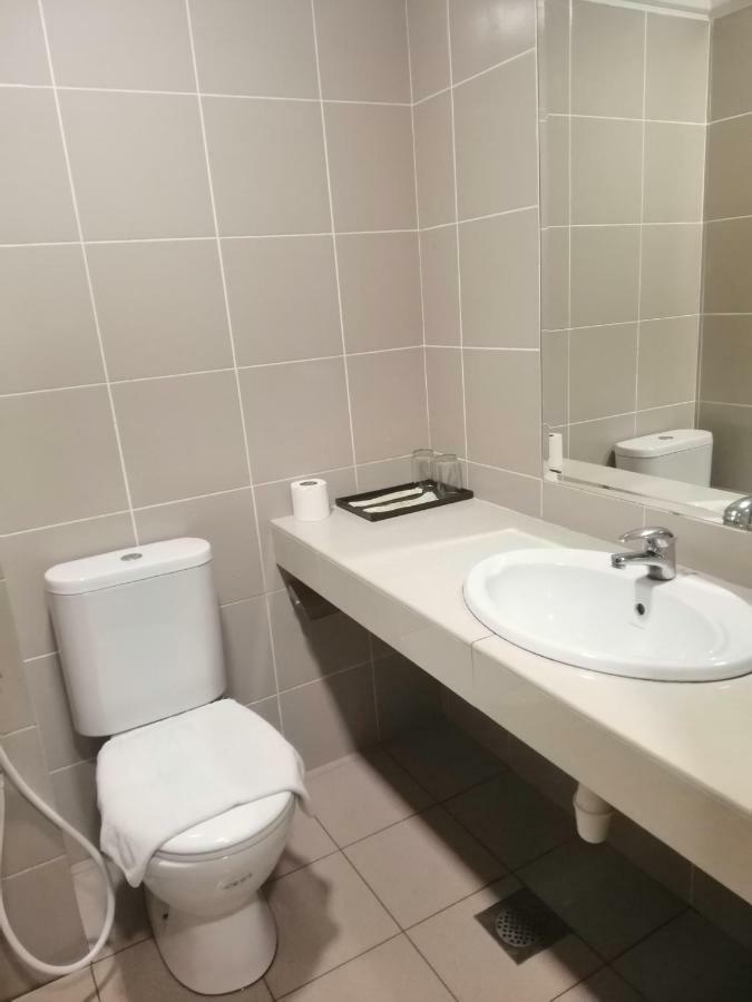 Hotel Orient Johor Bahru Zewnętrze zdjęcie